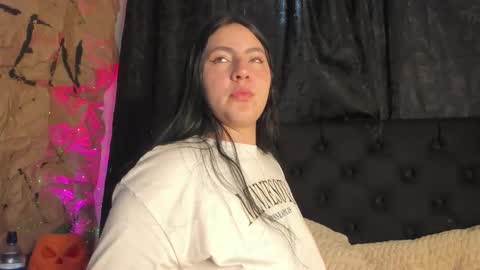 Snapshot of jeniferpowell_nm chatting on October 23, 2025, 8:29 pm jeniferpowell_nm online show from October 23, 2025, 8:29 pm