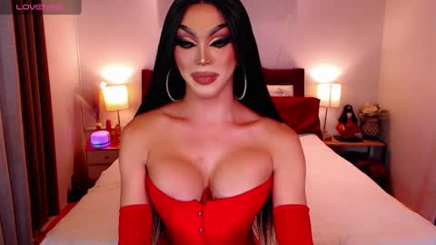 Snapshot of jenifers_body chatting on December 12, 2024, 4:43 pm Queen Jenifer online show from December 12, 2024, 4:43 pm