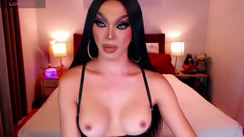Snapshot of jenifers_body chatting on December 17, 2024, 9:27 pm Queen Jenifer online show from December 17, 2024, 9:27 pm