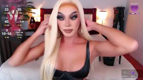 Snapshot of jenifers_body chatting on June 23, 2026, 2:20 am Queen Jenifer online show from June 23, 2026, 2:20 am