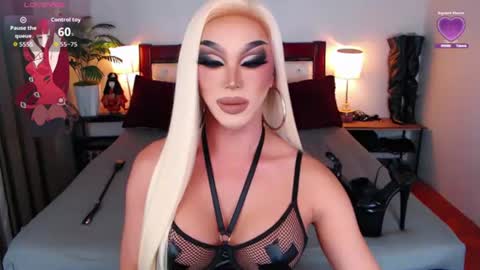 Snapshot of jenifers_body chatting on June 26, 2026, 7:40 pm Queen Jenifer online show from June 26, 2026, 7:40 pm
