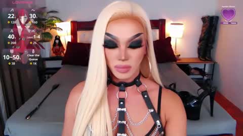 Snapshot of jenifers_body chatting on July 2, 2026, 12:21 am Queen Jenifer online show from July 2, 2026, 12:21 am
