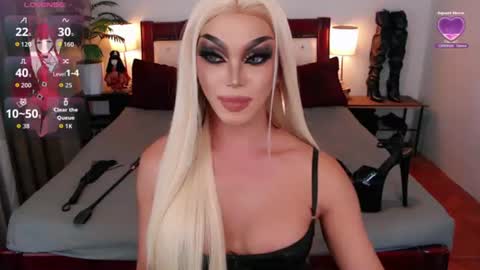 Snapshot of jenifers_body chatting on July 20, 2026, 10:39 am Queen Jenifer online show from July 20, 2026, 10:39 am