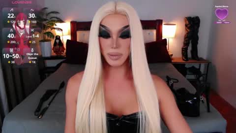 Snapshot of jenifers_body chatting on July 21, 2026, 3:53 am Queen Jenifer online show from July 21, 2026, 3:53 am