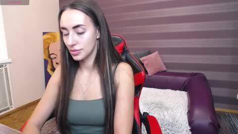 Snapshot of jeniferstone chatting on September 24, 2025, 7:55 am Kira online show from September 24, 2025, 7:55 am