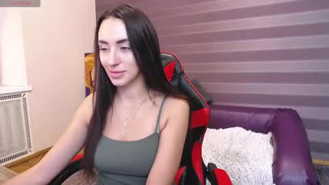 Snapshot of jeniferstone chatting on October 14, 2025, 6:36 am Kira online show from October 14, 2025, 6:36 am