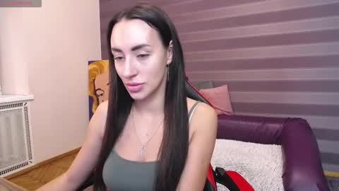 Snapshot of jeniferstone chatting on October 20, 2025, 6:36 am Kira online show from October 20, 2025, 6:36 am