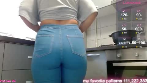 Snapshot of jeniffer1313 chatting on October 15, 2025, 6:13 am jen online show from October 15, 2025, 6:13 am