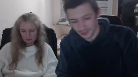 Snapshot of jenisandpeter chatting on February 1, 2025, 7:44 pm JenisAndPeter online show from February 1, 2025, 7:44 pm