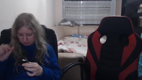 Snapshot of jenisandpeter chatting on February 7, 2025, 5:40 pm JenisAndPeter online show from February 7, 2025, 5:40 pm