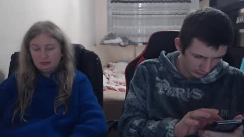 Snapshot of jenisandpeter chatting on February 8, 2025, 7:59 pm JenisAndPeter online show from February 8, 2025, 7:59 pm