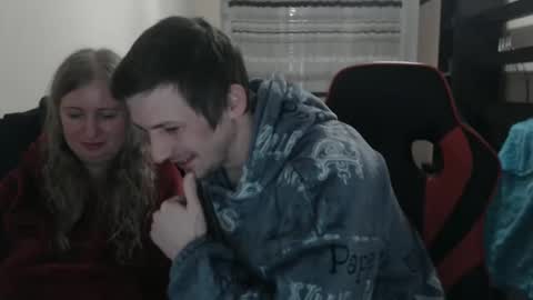 Snapshot of jenisandpeter chatting on February 13, 2025, 9:17 pm JenisAndPeter online show from February 13, 2025, 9:17 pm