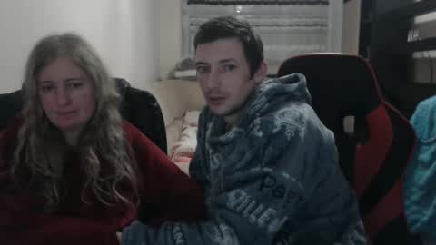 Snapshot of jenisandpeter chatting on February 14, 2025, 9:32 pm JenisAndPeter online show from February 14, 2025, 9:32 pm