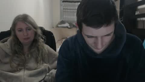 Snapshot of jenisandpeter chatting on February 18, 2025, 6:04 pm JenisAndPeter online show from February 18, 2025, 6:04 pm