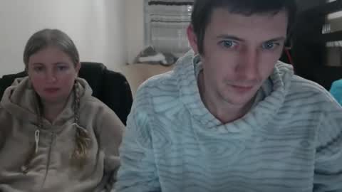 Snapshot of jenisandpeter chatting on February 21, 2025, 7:54 pm JenisAndPeter online show from February 21, 2025, 7:54 pm