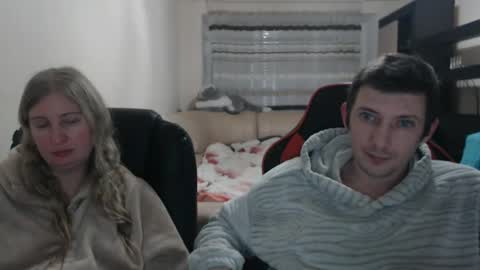 Snapshot of jenisandpeter chatting on February 22, 2025, 6:19 pm JenisAndPeter online show from February 22, 2025, 6:19 pm