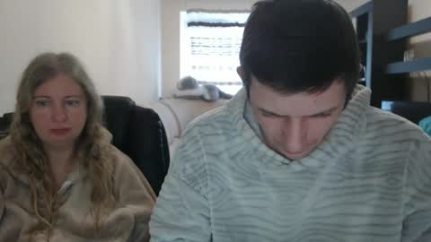 Snapshot of jenisandpeter chatting on February 24, 2025, 7:33 am JenisAndPeter online show from February 24, 2025, 7:33 am