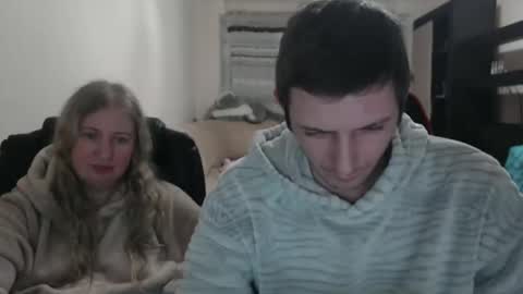 Snapshot of jenisandpeter chatting on February 24, 2025, 5:20 pm JenisAndPeter online show from February 24, 2025, 5:20 pm