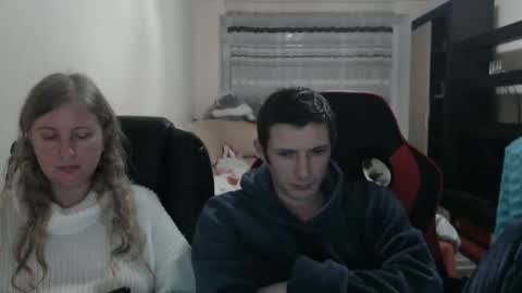 Snapshot of jenisandpeter chatting on February 27, 2025, 5:36 pm JenisAndPeter online show from February 27, 2025, 5:36 pm