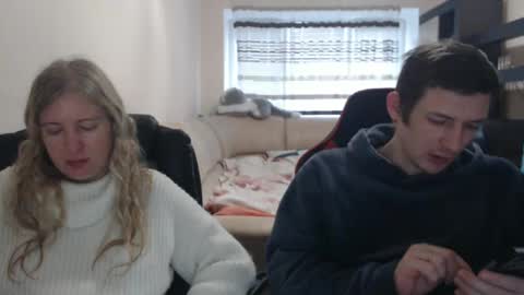 Snapshot of jenisandpeter chatting on March 3, 2025, 6:37 am JenisAndPeter online show from March 3, 2025, 6:37 am