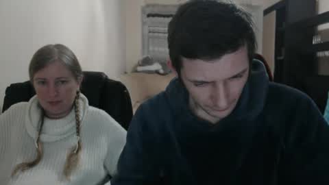 Snapshot of jenisandpeter chatting on March 3, 2025, 7:28 pm JenisAndPeter online show from March 3, 2025, 7:28 pm