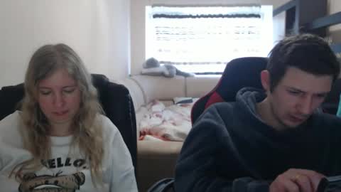 Snapshot of jenisandpeter chatting on March 8, 2025, 7:05 am JenisAndPeter online show from March 8, 2025, 7:05 am