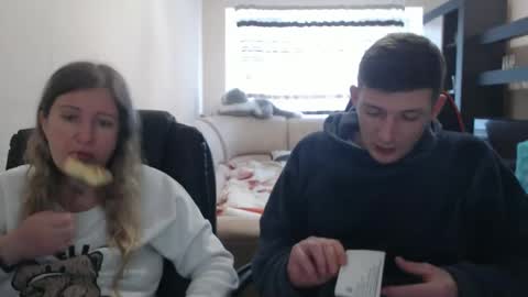 Snapshot of jenisandpeter chatting on March 12, 2025, 9:23 am JenisAndPeter online show from March 12, 2025, 9:23 am