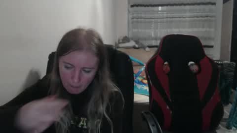 JenisAndPeter online show from October 2, 2025, 7:54 pm