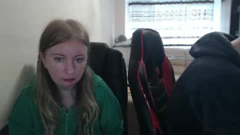 JenisAndPeter online show from October 22, 2025, 6:57 am