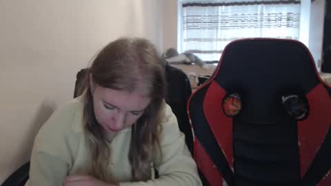 JenisAndPeter online show from November 5, 2025, 7:08 am