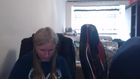 JenisAndPeter online show from April 25, 2026, 1:41 pm