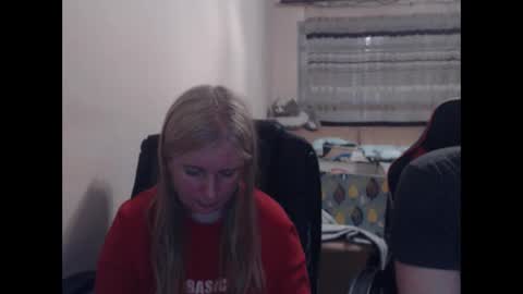 JenisAndPeter online show from May 5, 2026, 7:33 pm