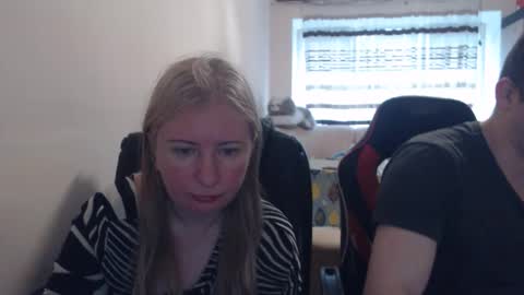 JenisAndPeter online show from May 13, 2026, 5:27 am