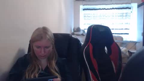 JenisAndPeter online show from May 16, 2026, 5:48 am