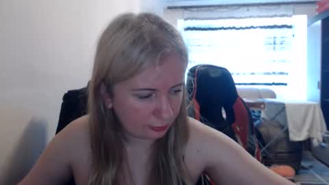 JenisAndPeter online show from June 17, 2026, 5:43 am