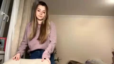 Hey EveryoneIm Kimi  Glad to see you in my room We almost hit 10 Thumb up in one day   online show from January 31, 2026, 7:11 pm