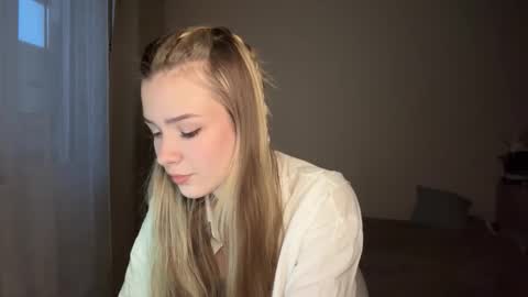 Hey EveryoneIm Kimi  Glad to see you in my room We almost hit 10 Thumb up in one day   online show from February 19, 2026, 2:46 pm