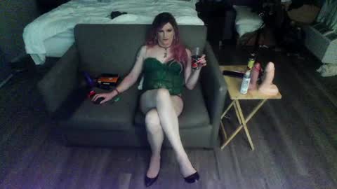Snapshot of jennacd4life chatting on June 25, 2026, 5:12 am Jenna Cross online show from June 25, 2026, 5:12 am