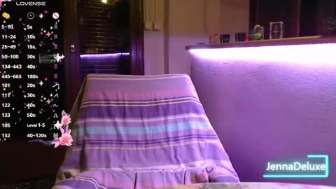Snapshot of jennadeluxe chatting on June 3, 2026, 2:25 am Jenna online show from June 3, 2026, 2:25 am