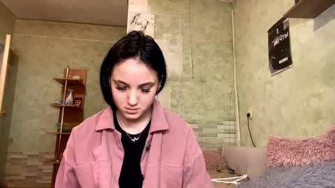 Mia online show from February 1, 2026, 9:19 am