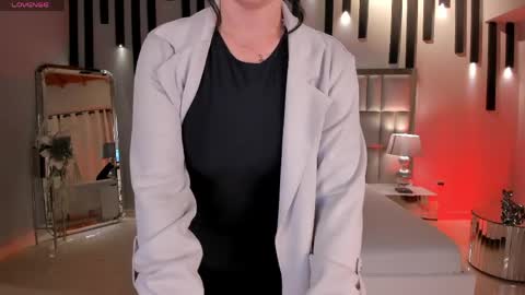 Jenna Olson  online show from May 6, 2026, 8:19 am