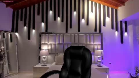 Jenna Olson  online show from July 5, 2026, 8:43 am