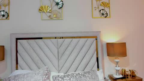 jenner_madison online show from April 25, 2026, 1:41 pm