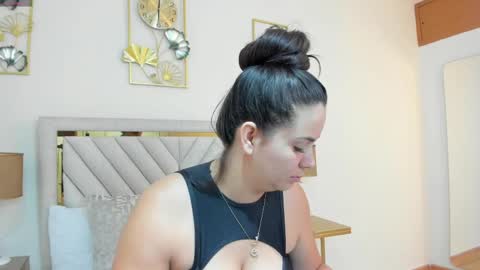 jenner_madison online show from April 30, 2026, 11:27 am