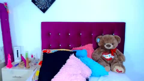 Snapshot of jenng18 chatting on October 5, 2025, 9:13 pm jenn online show from October 5, 2025, 9:13 pm