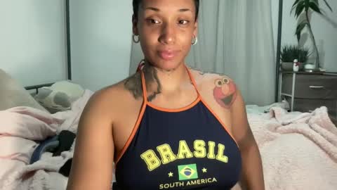 Snapshot of jenni_cash chatting on December 7, 2024, 6:43 am Mistress Jenni online show from December 7, 2024, 6:43 am
