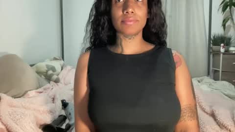 Snapshot of jenni_cash chatting on December 8, 2024, 7:15 am Mistress Jenni online show from December 8, 2024, 7:15 am