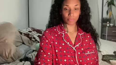 Snapshot of jenni_cash chatting on December 17, 2024, 10:44 am Mistress Jenni online show from December 17, 2024, 10:44 am