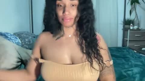 Snapshot of jenni_cash chatting on January 9, 2025, 6:59 am Mistress Jenni online show from January 9, 2025, 6:59 am