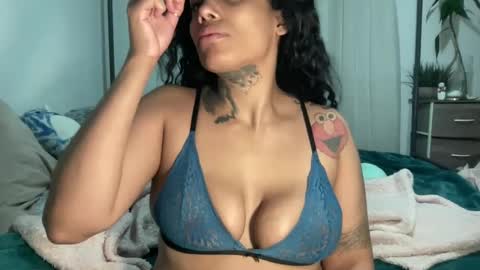 Snapshot of jenni_cash chatting on January 12, 2025, 7:53 am Mistress Jenni online show from January 12, 2025, 7:53 am